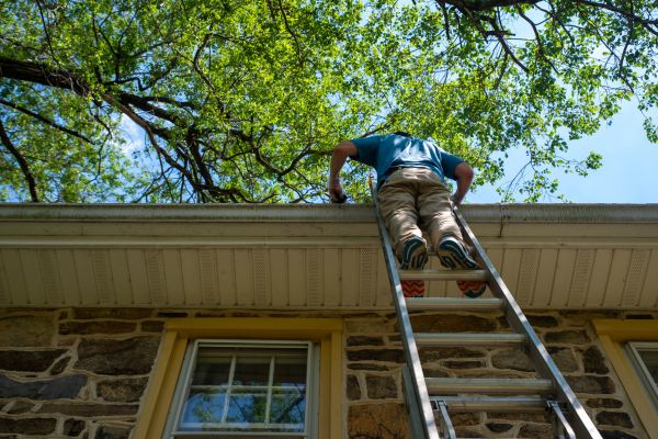 Industrial Gutter Cleaning in Clarkston