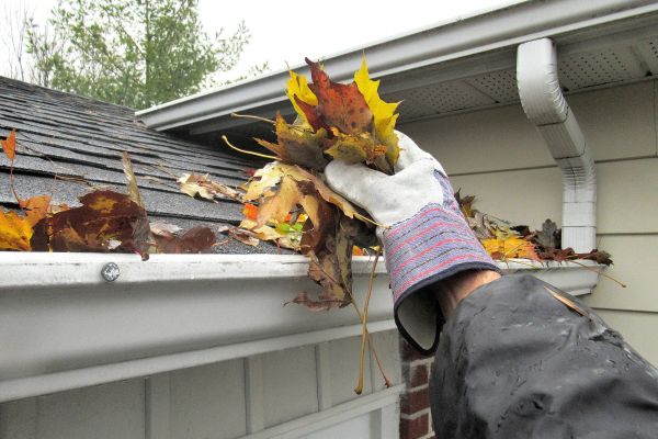 House Gutter Cleaning in Clarkston